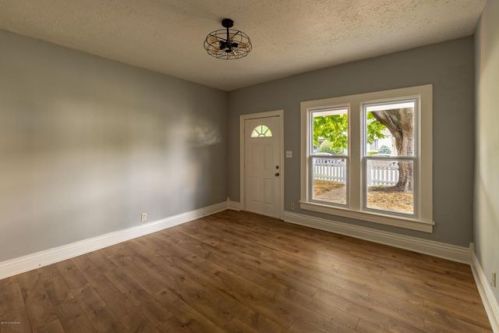 544 Lilly Ave, Louisville, KY 40217-1824