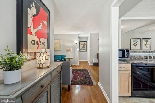 7764 Willow Point Dr, Falls Church, VA 22042-7535