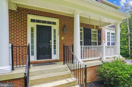 11927 Haddon Ln, Woodbridge, VA 22192-6058