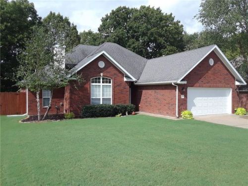 407 Coachlight Dr, Bentonville, AR 72712-5455