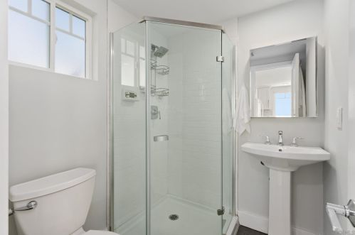 4453 Bermuda Ave, San Diego CA 92107-3809 exterior