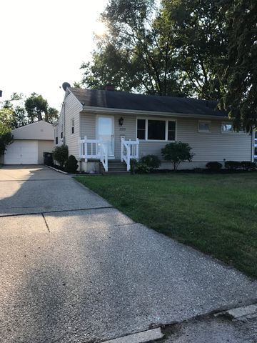 1129 Richland St, Maumee, OH 43537-3235