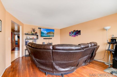 3661 Ashford St, San Diego CA 92111-3521 exterior