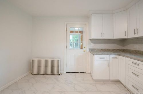 54 Henry St, Waterbury CT  06708-2608 exterior