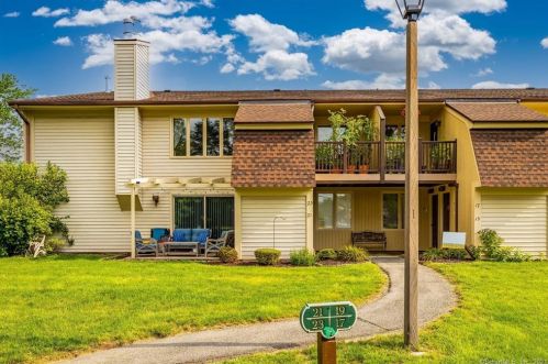 23 Little Oak Ln, Rocky Hill, CT 06067-1835