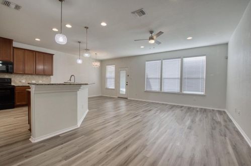 1522 Crested Butte Way, Georgetown TX  78626-7087 exterior
