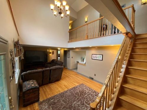 217 Arlington Dr, Canonsburg, PA 15317-1823