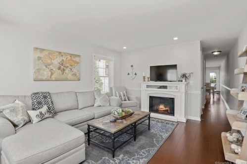 8 Adamson Ave, Norwalk, CT 06854-4602