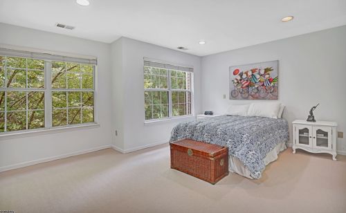 20 Four Oaks Rd, Bedminster NJ  07921-2048 exterior