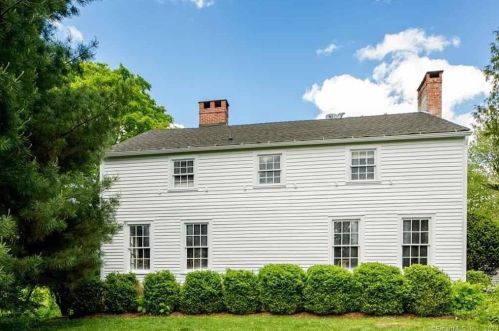 6 Ellsworth Rd, West Woods, CT 06069-2317