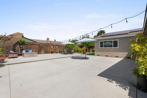 7791 Santa Barbara Dr, Gilroy CA  95020-5322 exterior