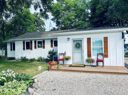 70250 219th St, Dassel MN  55325-3555 exterior