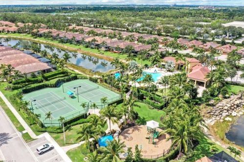 9433 Isla Bella Cir, Bonita Springs FL  34135-7276 exterior