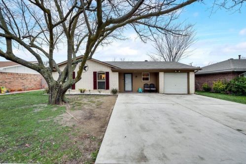 316 1st St, St Paul, TX 75098-3673