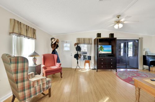 243 Mangrove Bay Pl, Fort Pierce FL  34982-7929 exterior