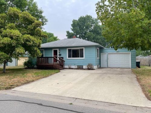 615 Washburne Ave, Paynesville MN  56362-1731 exterior