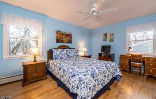 265 Hillcrest Rd, Ridgewood NJ  07450-2435 exterior