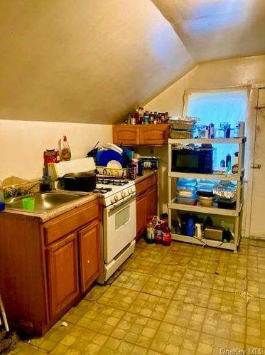 18 Monroe St, Mount Vernon NY  10550-3663 exterior