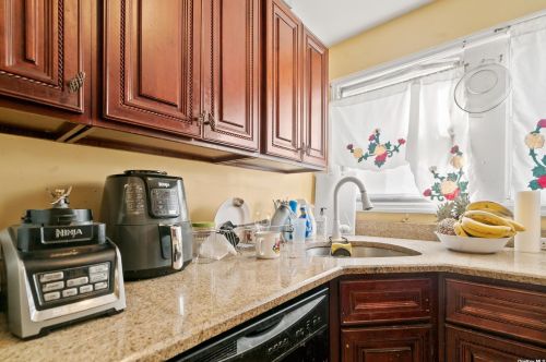 1286 Augustina Ave, Far Rockaway NY  11691-3935 exterior