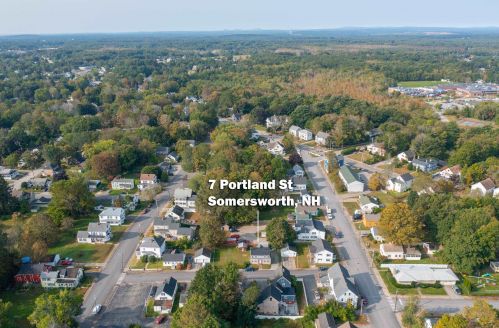 7 Portland St, Somersworth, NH 03878-2203