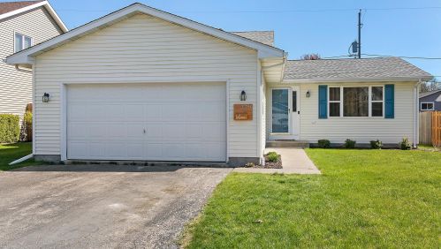 3781 124th St, Kenosha, WI 53158-4216