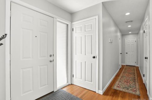 80 Chatfield Dr, Bridgeport CT exterior