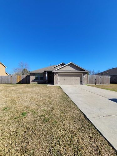 6114 Fox Ridge Dr, Angleton, TX 77515-2512