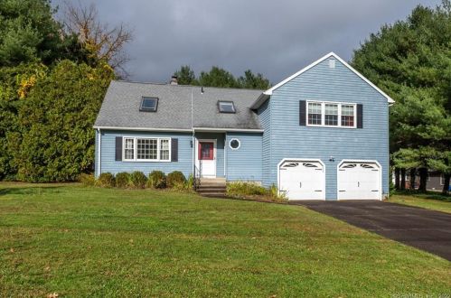 15 Independence Ln, North Haven CT  06473-1517 exterior