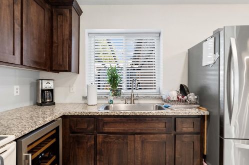 9271 Briles Ct, Elk Grove CA  95624-2451 exterior