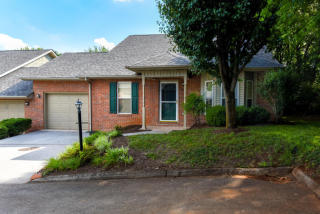 1001 Montgomery Ct, Maryville, TN 37803-2301