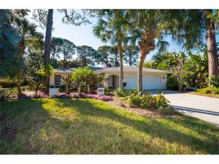 3696 Country Place Blvd, Sarasota, FL 34233-2134