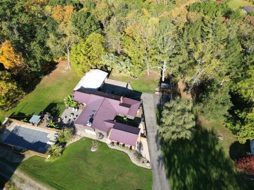 102 Lazy W Ln, Cheswick, PA 15024-4206