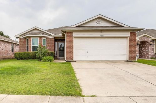 1004 Buffalo Springs Dr, Fort Worth, TX 76140-5731