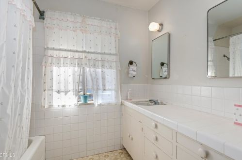 2500 Trinity Pl, Oxnard CA  93033-4814 exterior