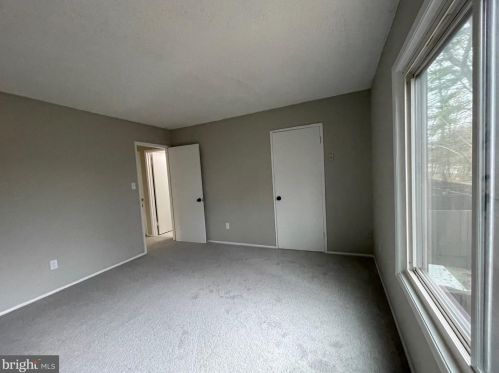 2120 Cartwright Pl, Herndon VA  20191-1903 exterior