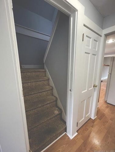 8 Jetland Pl, Bridgeport CT  06605-3318 exterior