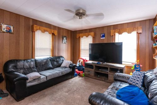 78 Palm St, Nashua NH  03060-3828 exterior