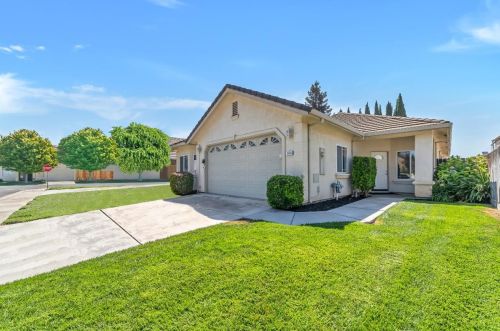 1656 Sierra Creek Dr, Manteca CA  95336-8652 exterior