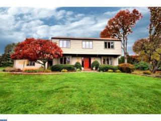 11 Meadow Ln, Pennington, NJ 08534-2112