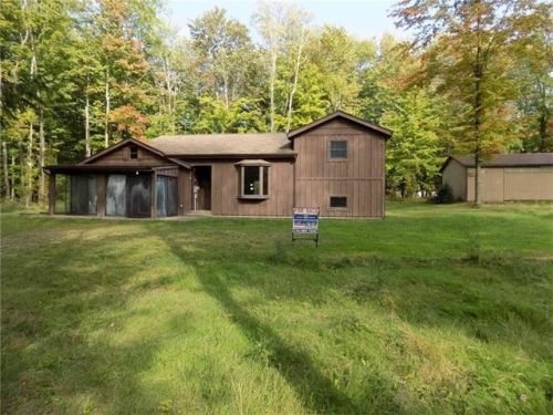 11562 Lake Rd, Linesville, PA 16424-4233