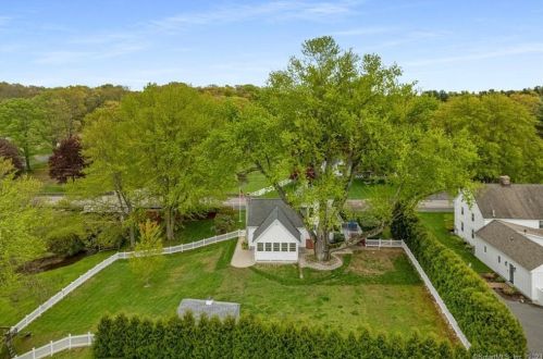 1305 Main St, Wapping CT  06074-2454 exterior