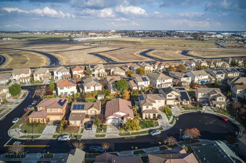 16278 Prairie Fire Ct, Lathrop CA  95330-8963 exterior