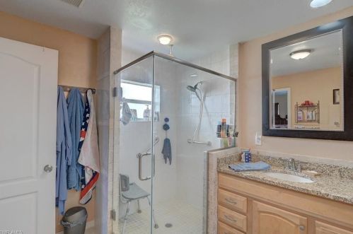 1005 1 Pl, Cape Coral FL  33993-1143 exterior