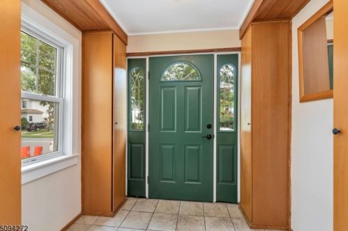 206 Locust St, Roselle Park, NJ 07204-2223