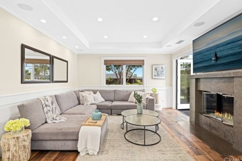 2050 Shipway Ln, Newport Beach CA  92660-4336 exterior