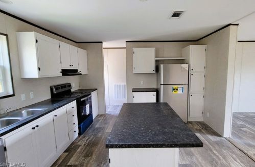 8816 Hampshire Ave, Arcadia FL 34269-3409 exterior