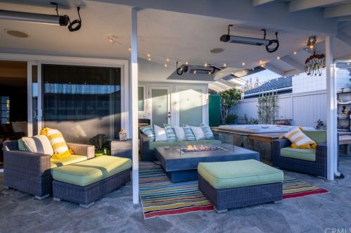 1727 Tradewinds Ln, Newport Beach CA  92660-4313 exterior