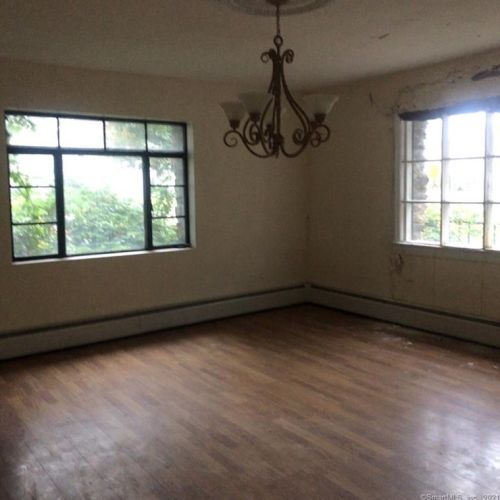 80 Tesiny Ave, Bridgeport, CT 06606-2857