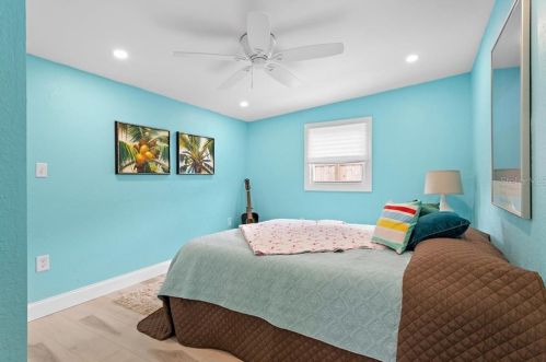 5210 20th Ave, Saint Petersburg FL  33707-4908 exterior