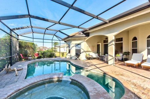 6968 Mauna Loa Ln, Naples FL  34113-2646 exterior